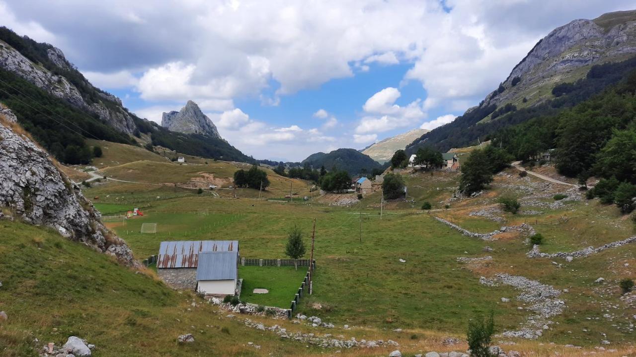 Katun Mokra Accommodation & Horseback Riding ポドゴリツァ エクステリア 写真